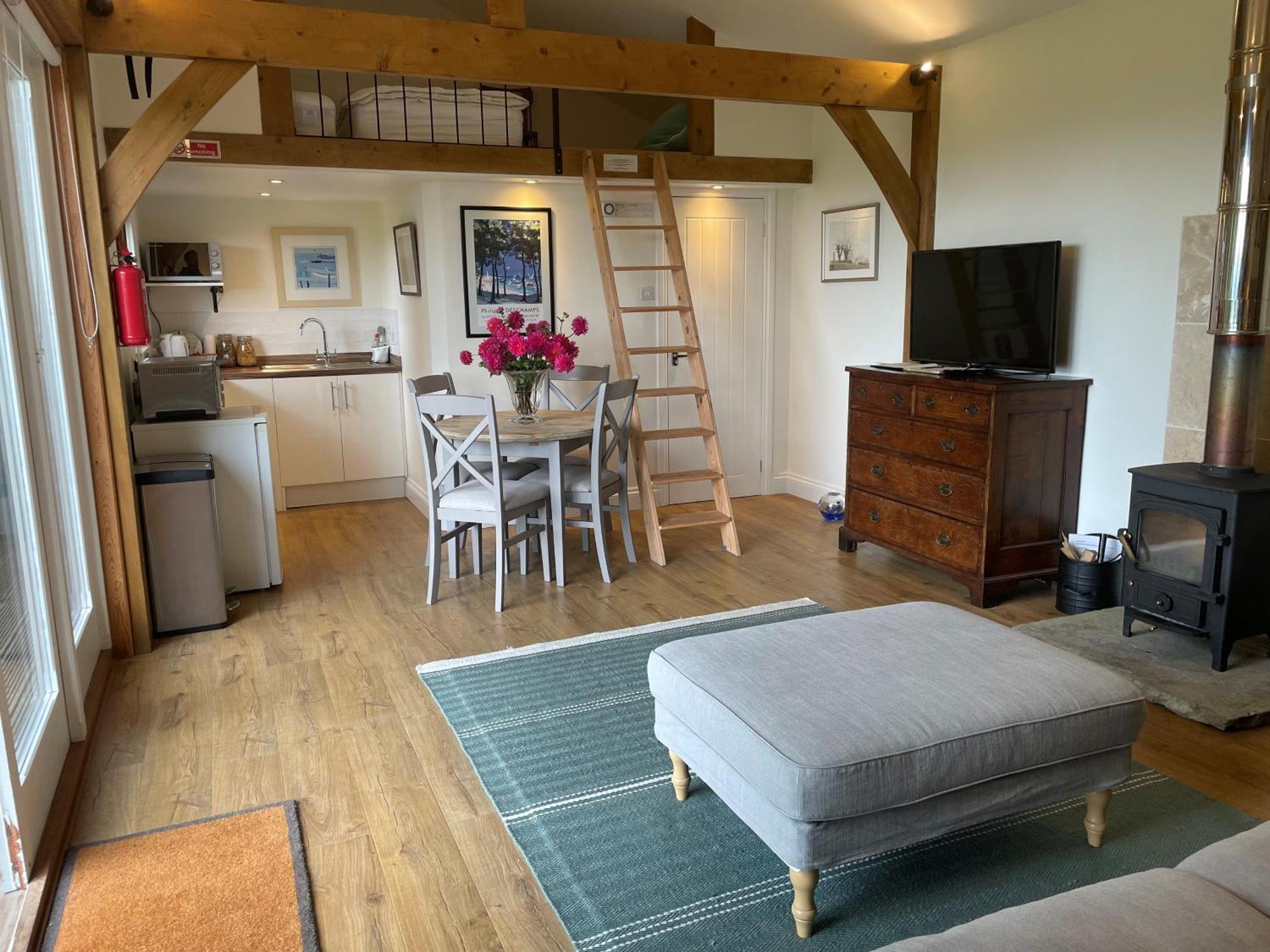 Stunning Cabin With Incredible Views Near Goodwood Rogate Екстериор снимка