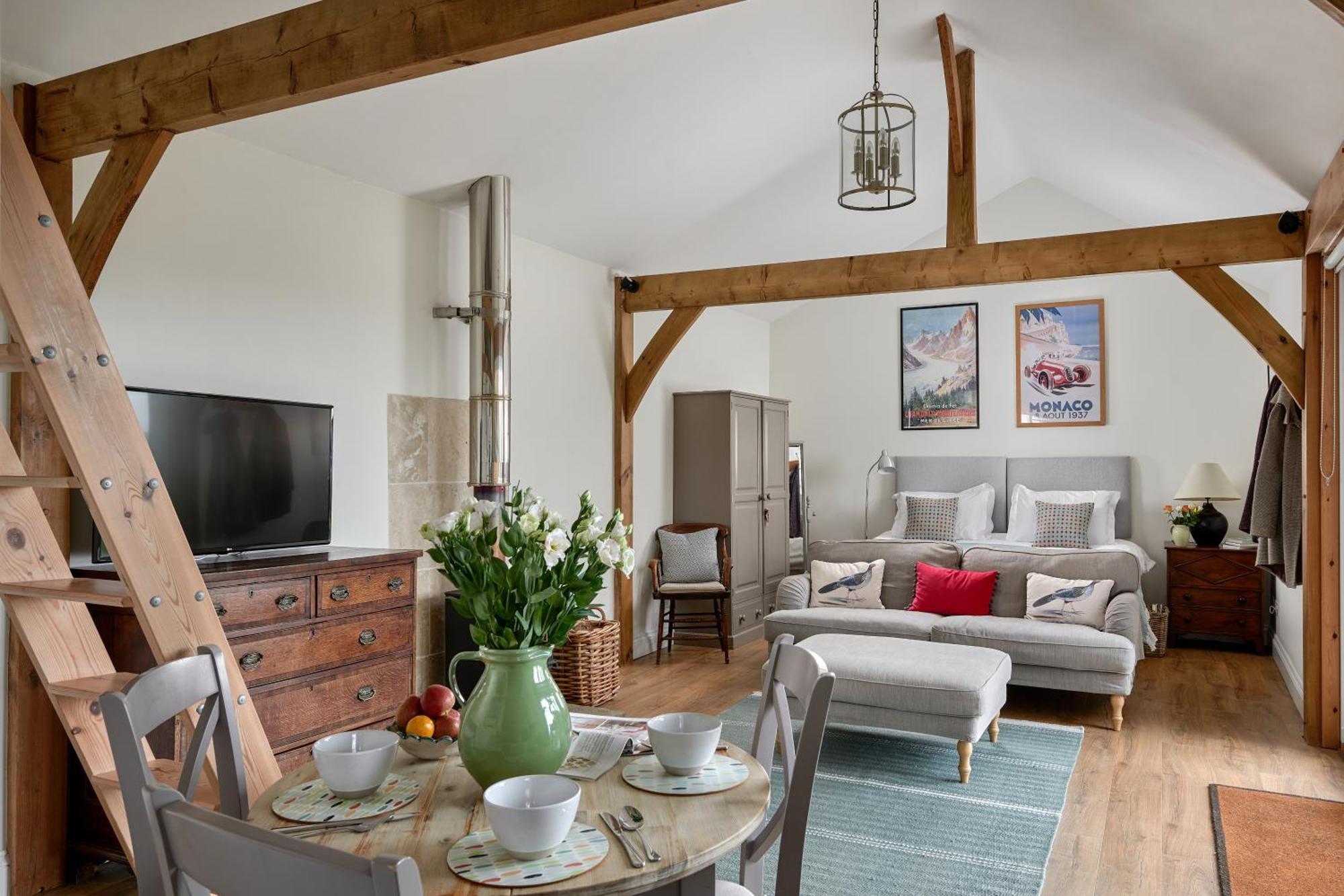 Stunning Cabin With Incredible Views Near Goodwood Rogate Екстериор снимка