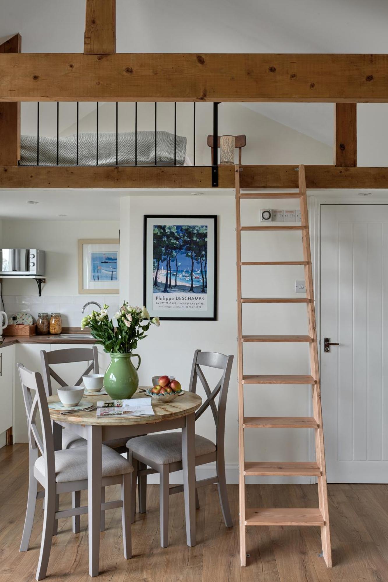 Stunning Cabin With Incredible Views Near Goodwood Rogate Екстериор снимка