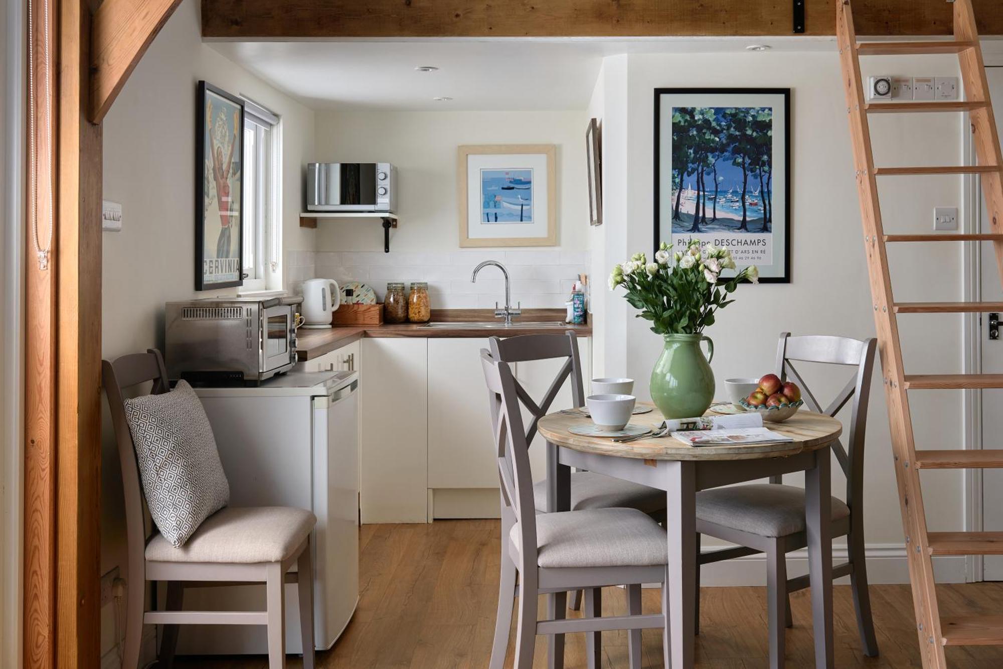 Stunning Cabin With Incredible Views Near Goodwood Rogate Екстериор снимка